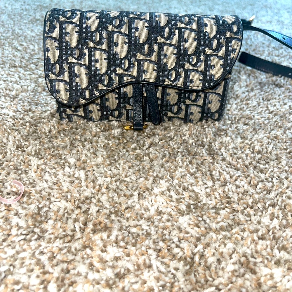SADDLE BELT POUCH
Blue Dior Oblique Jacquard
